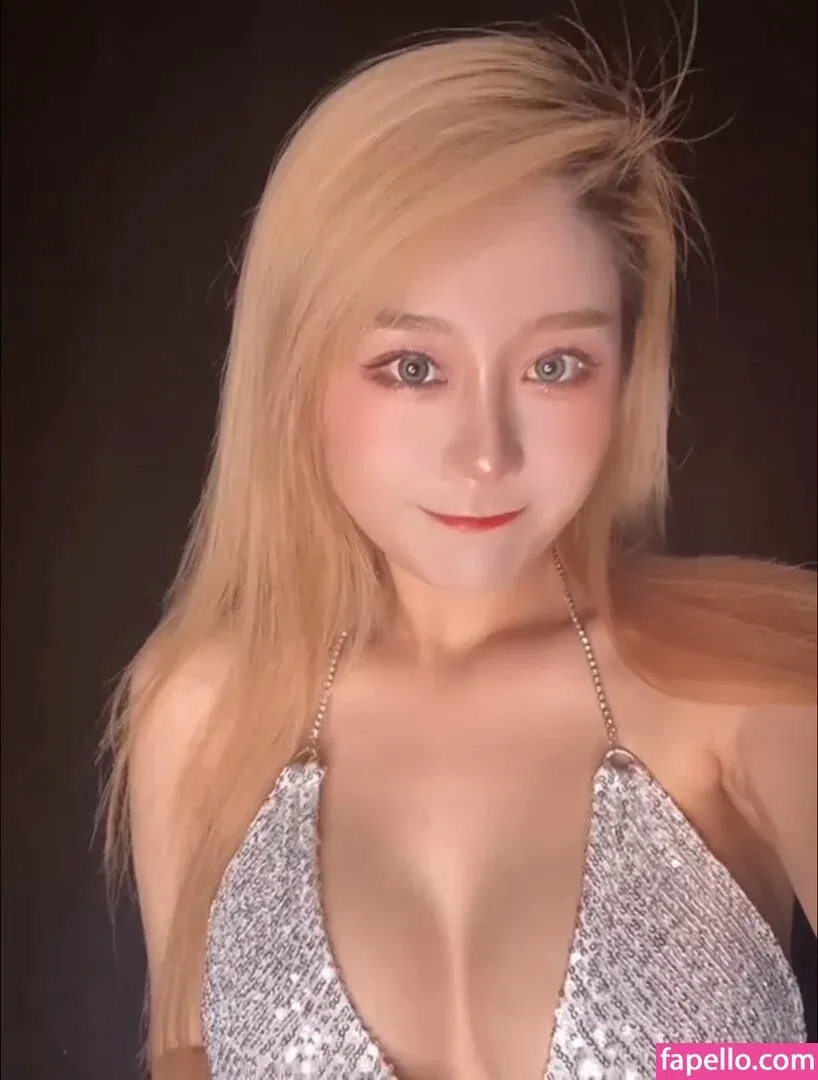 Uying Onlyfans Photo Gallery 