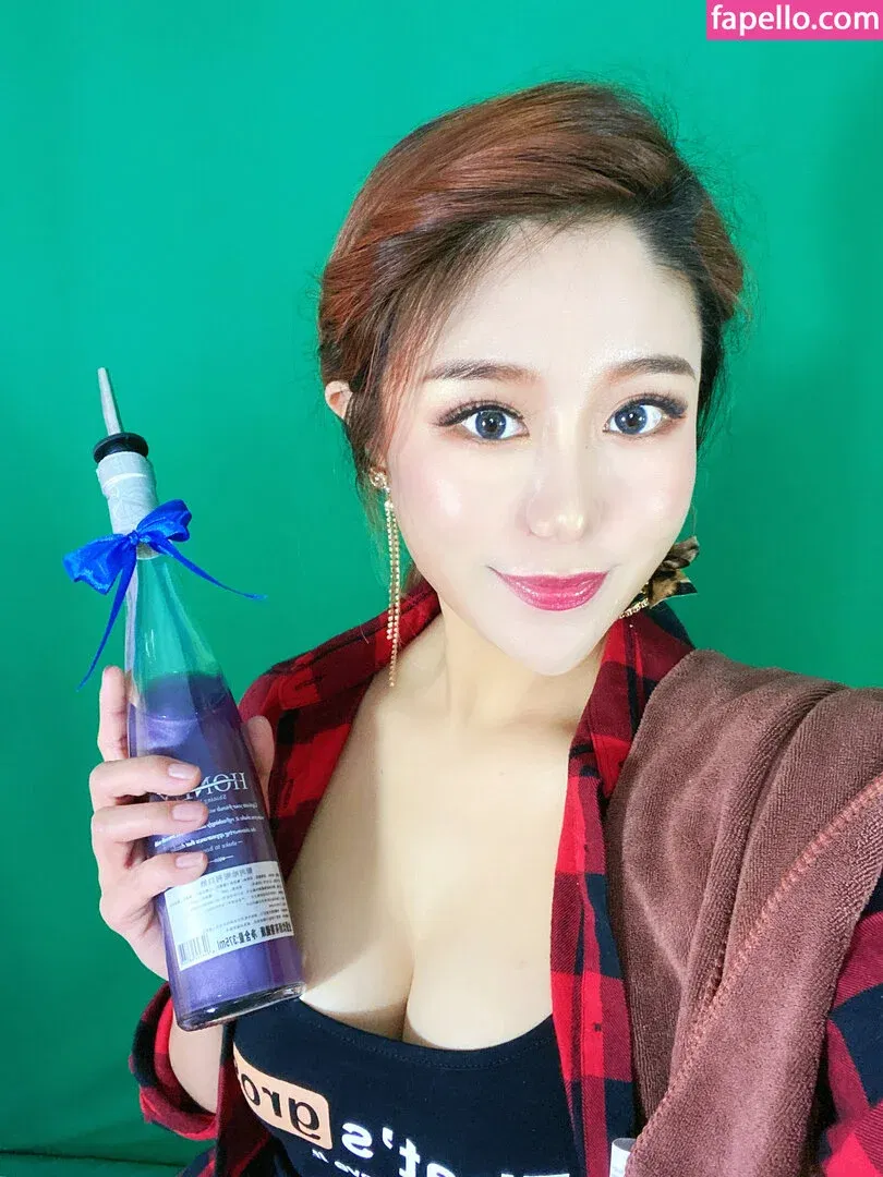 Uying Onlyfans Photo Gallery 