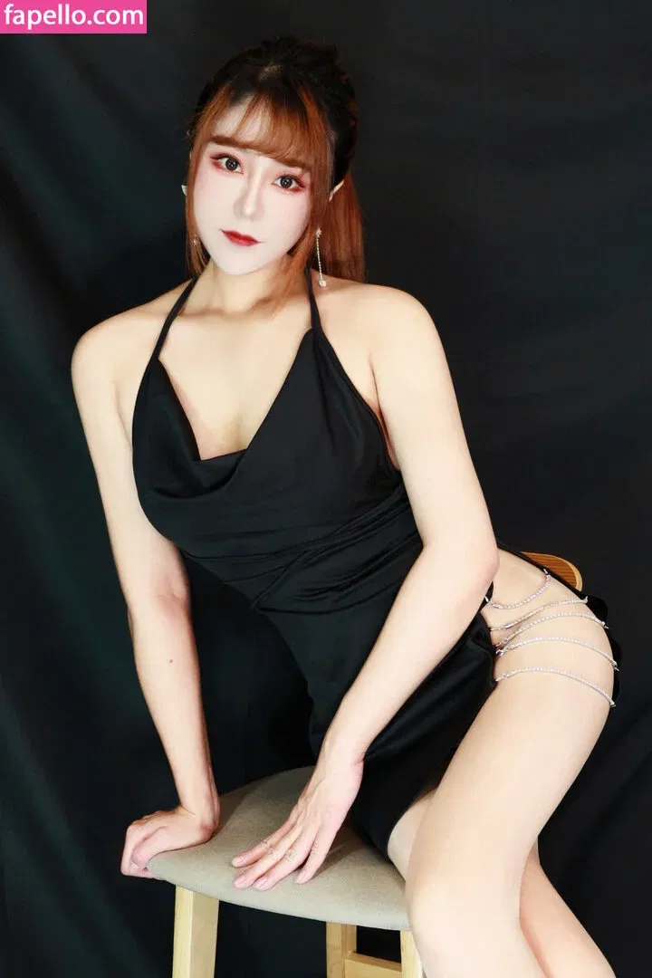 Uying Onlyfans Photo Gallery 