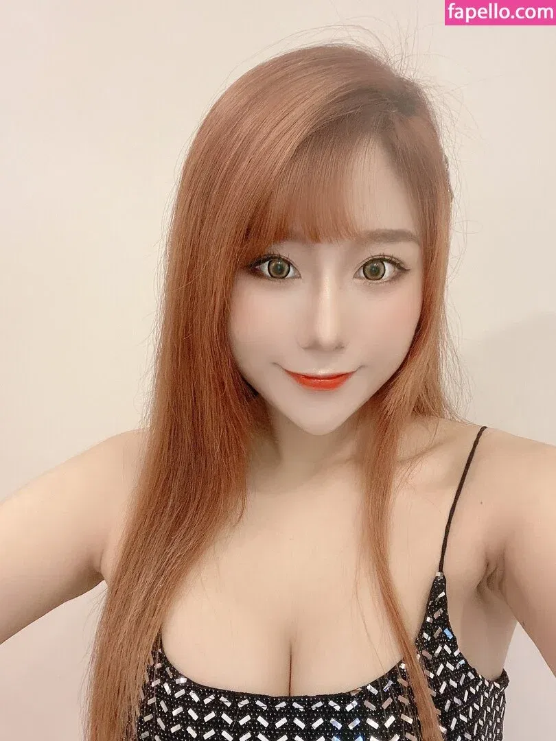 Uying Onlyfans Photo Gallery 