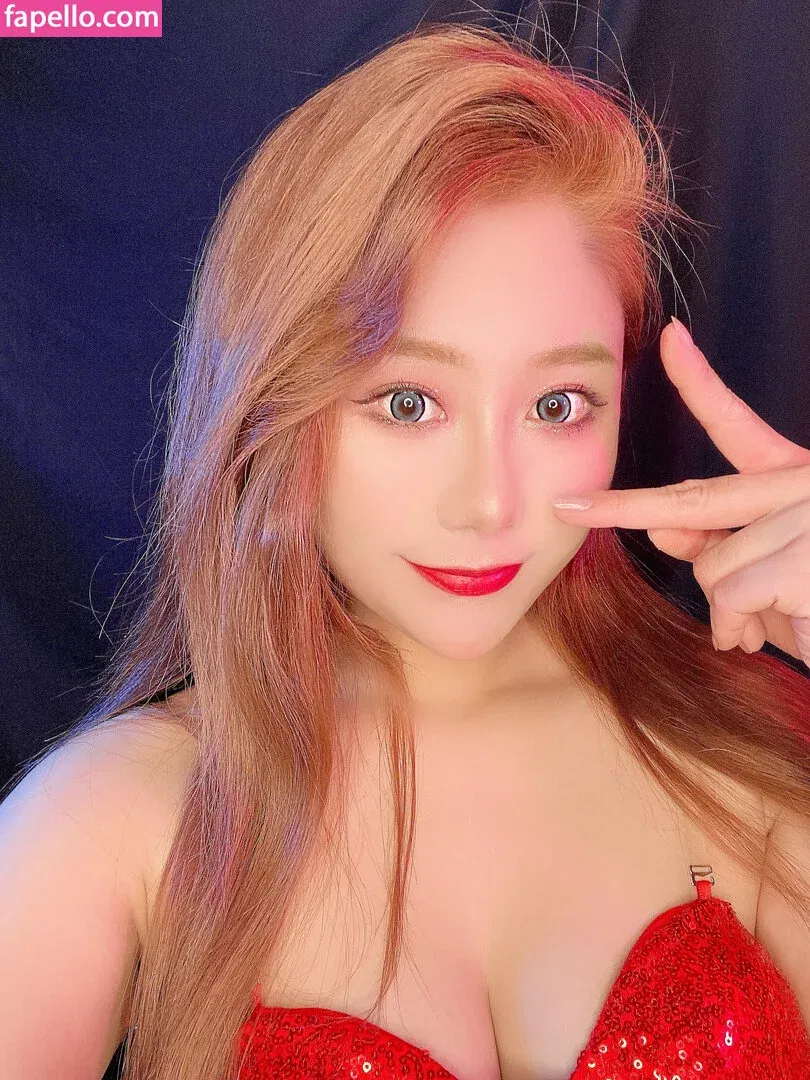 Uying Onlyfans Photo Gallery 