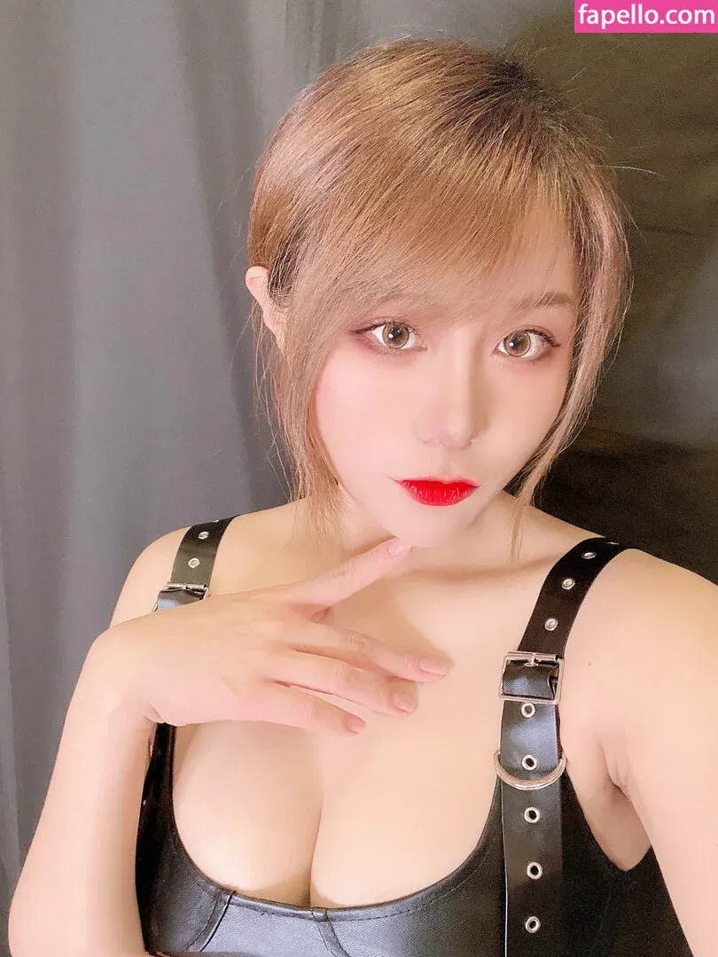 Uying Onlyfans Photo Gallery 