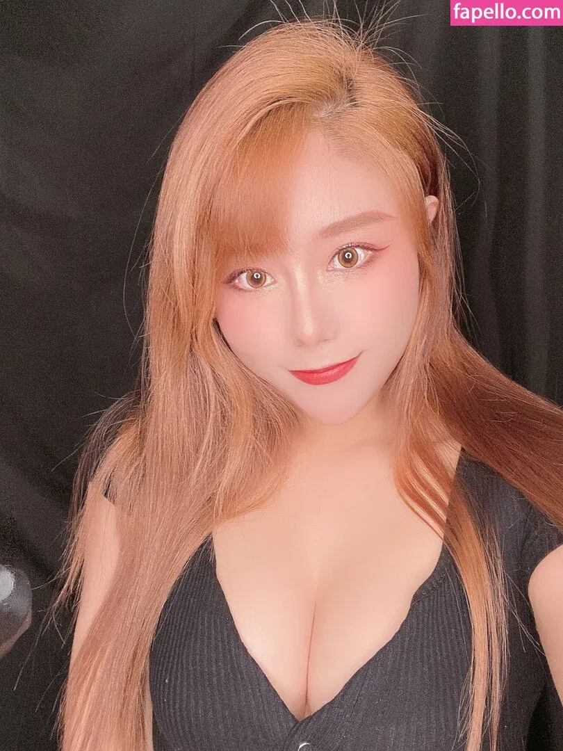 Uying Onlyfans Photo Gallery 