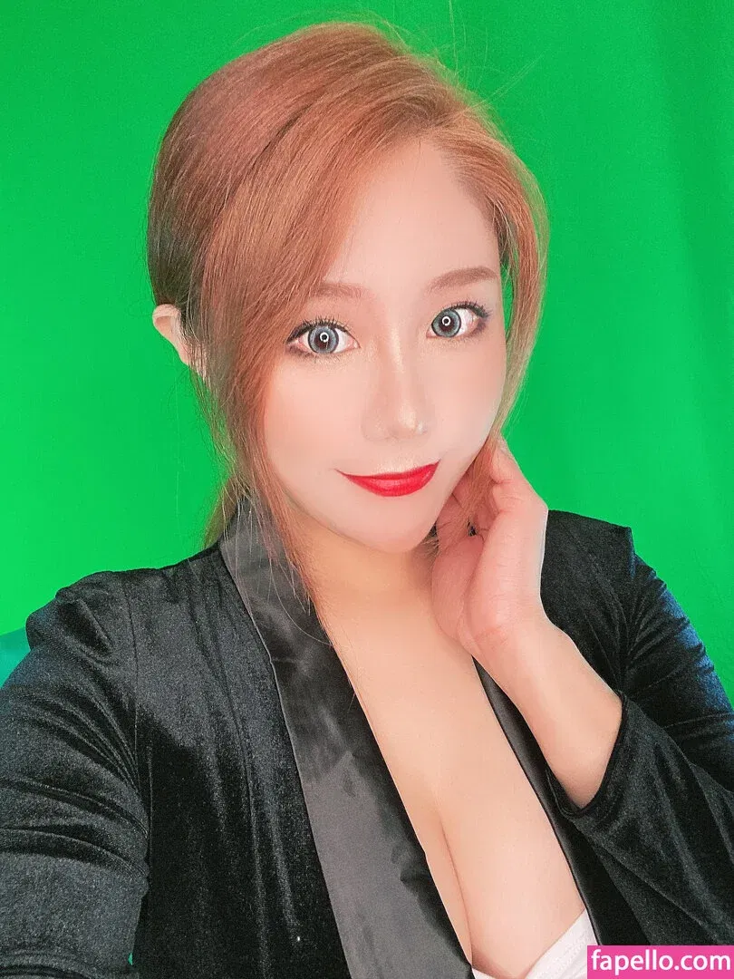 Uying Onlyfans Photo Gallery 