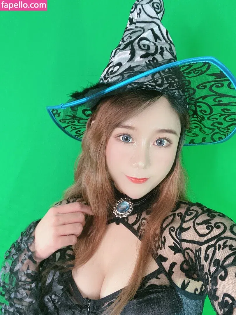 Uying Onlyfans Photo Gallery 