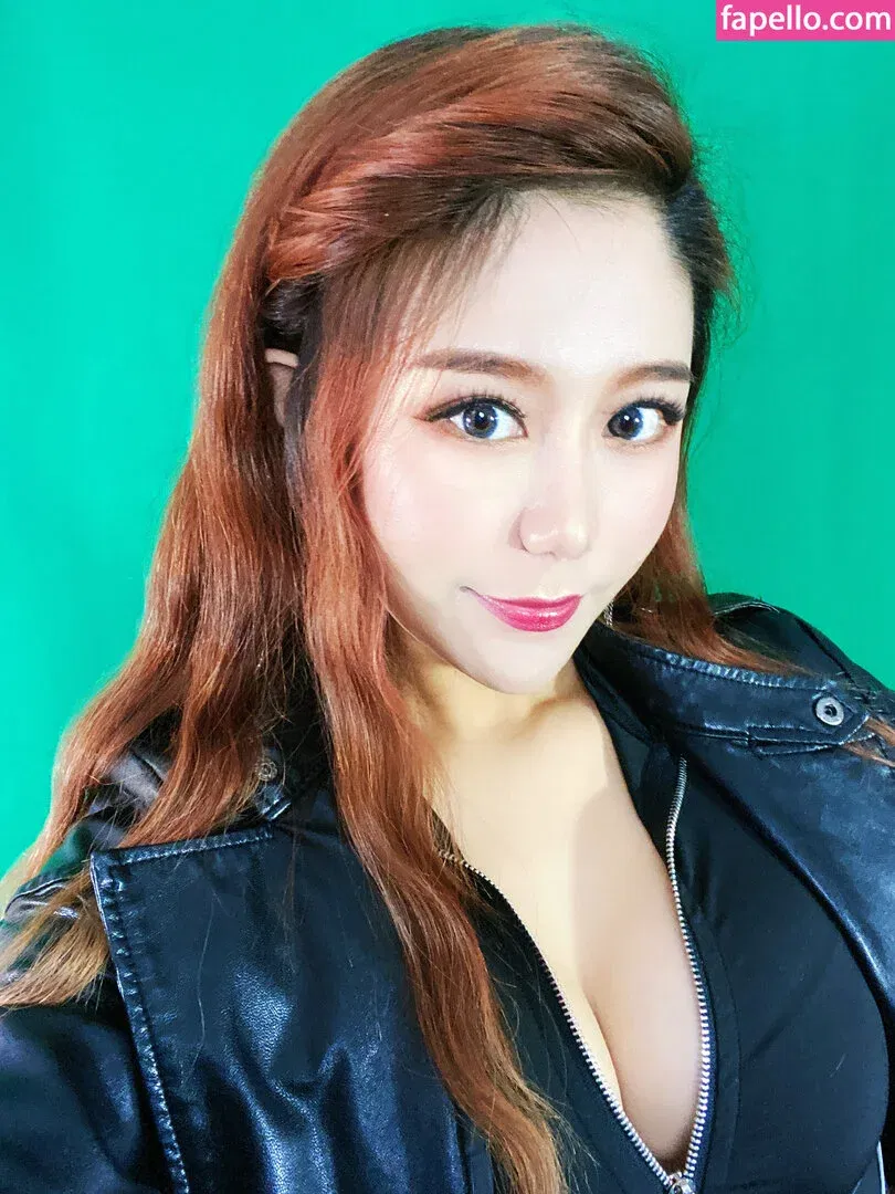 Uying Onlyfans Photo Gallery 