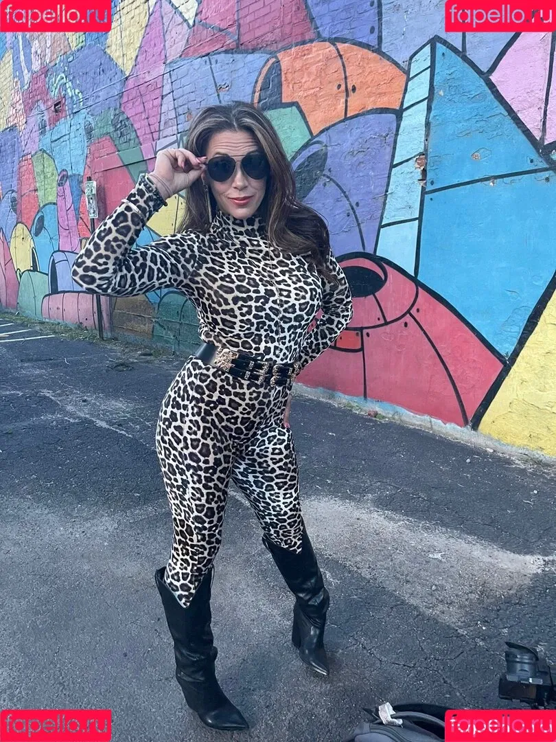 Mickie James Onlyfans Photo Gallery 