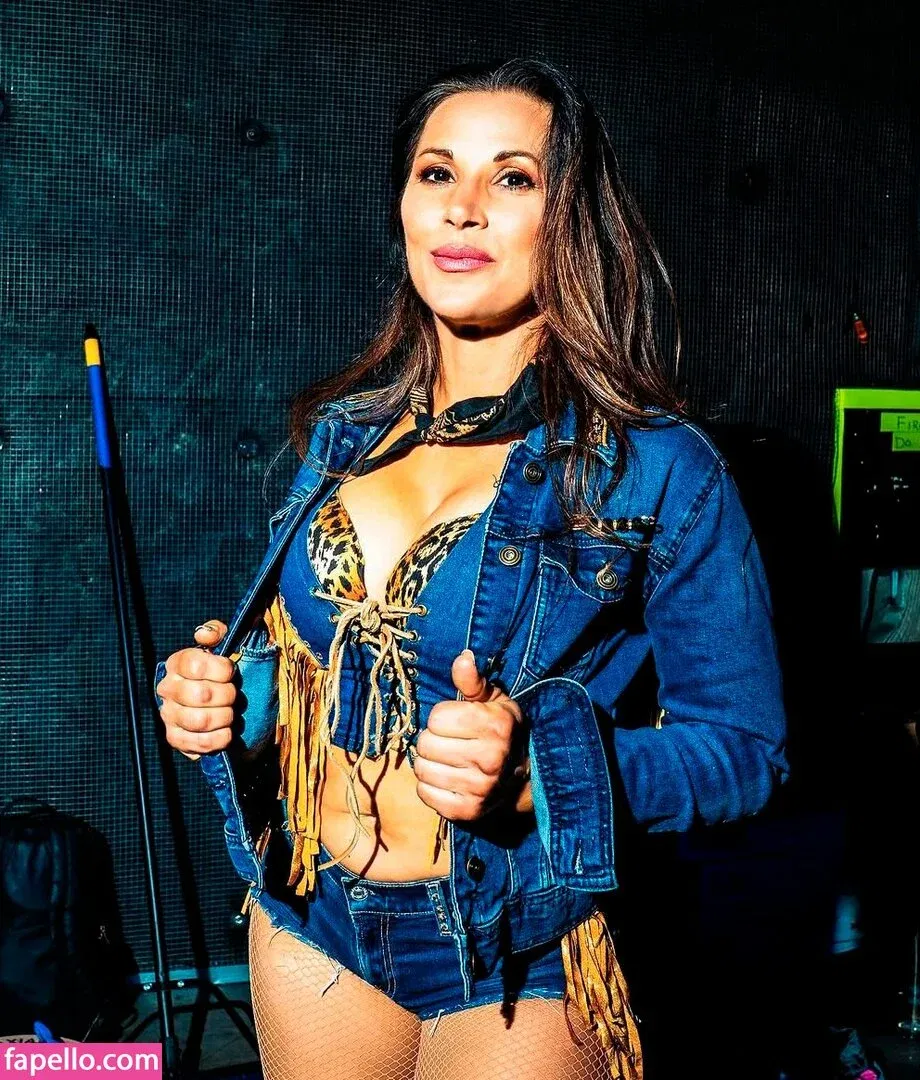 Mickie James Onlyfans Photo Gallery 