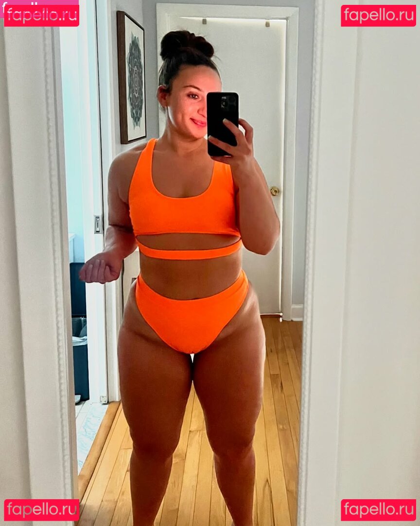 Sophie Sirota / bodybyloaf / loaf__ / macro.musclemommy Onlyfans Photo Gallery 