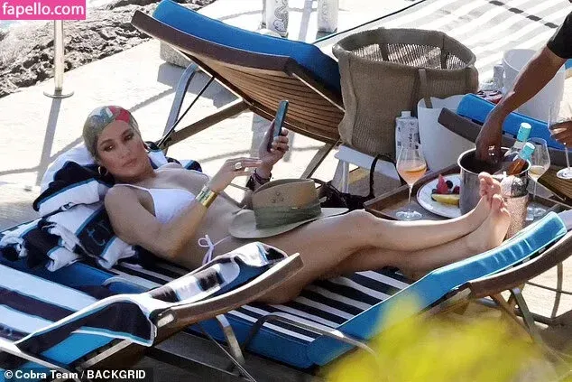 Jennifer Lopez Onlyfans Photo Gallery 