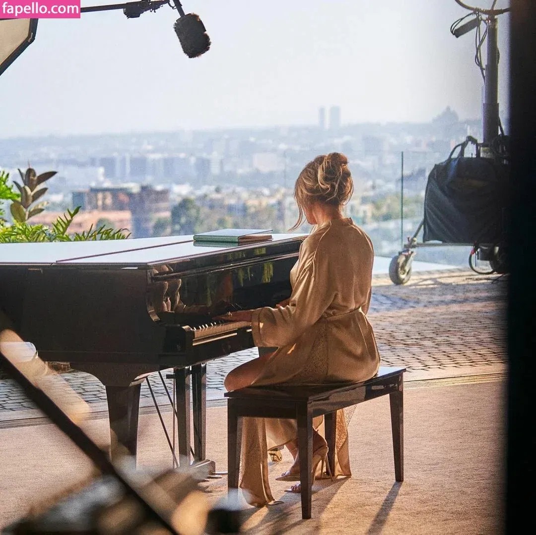 Jennifer Lopez Onlyfans Photo Gallery 