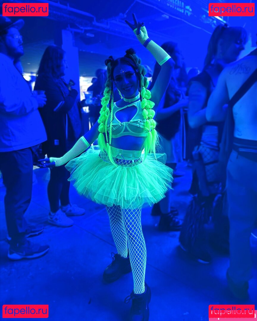 Aara Lee / aara.lee / smalltitgirl Onlyfans Photo Gallery 