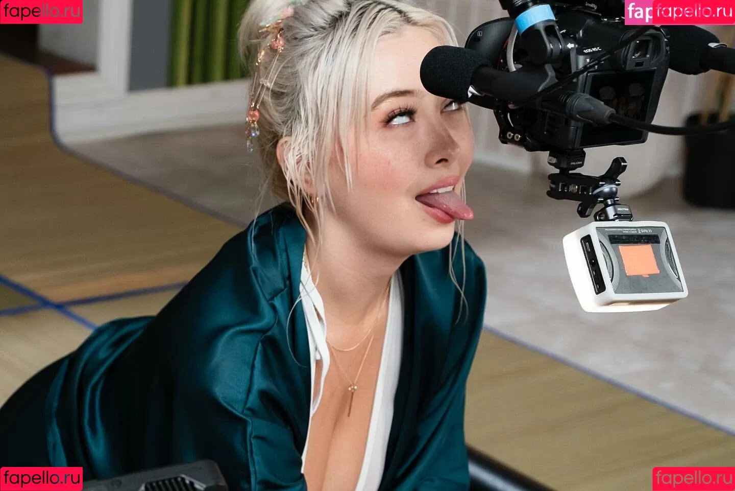Chloe Surreal Onlyfans Photo Gallery 