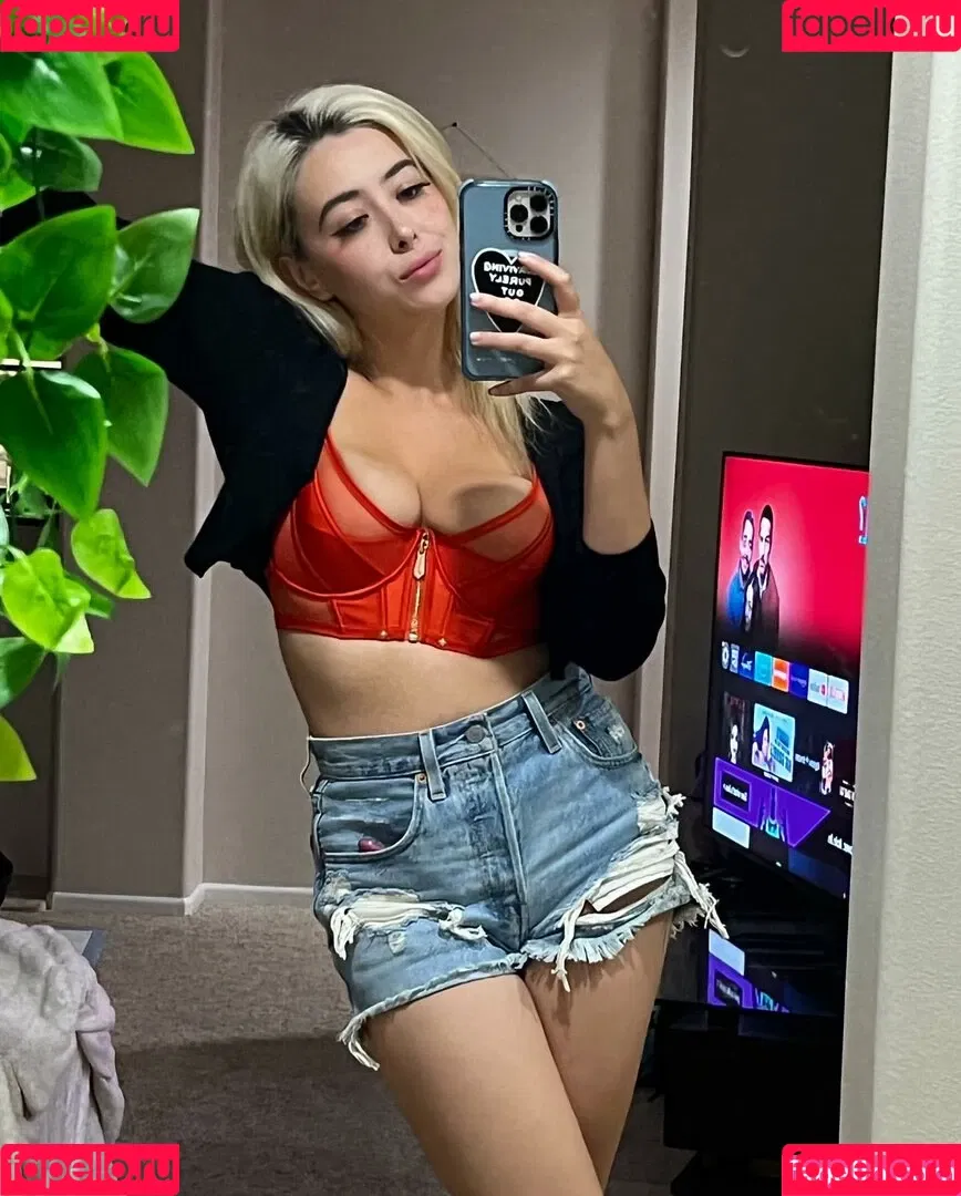 Chloe Surreal Onlyfans Photo Gallery 