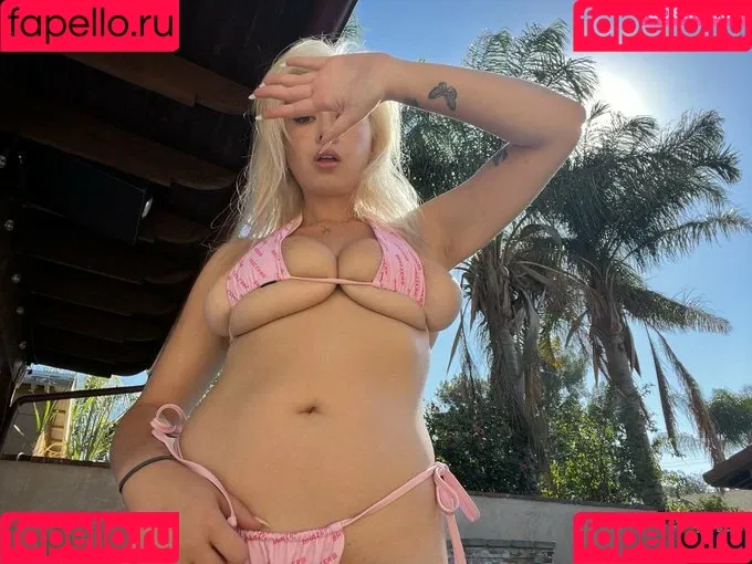 Chloe Surreal Onlyfans Photo Gallery 