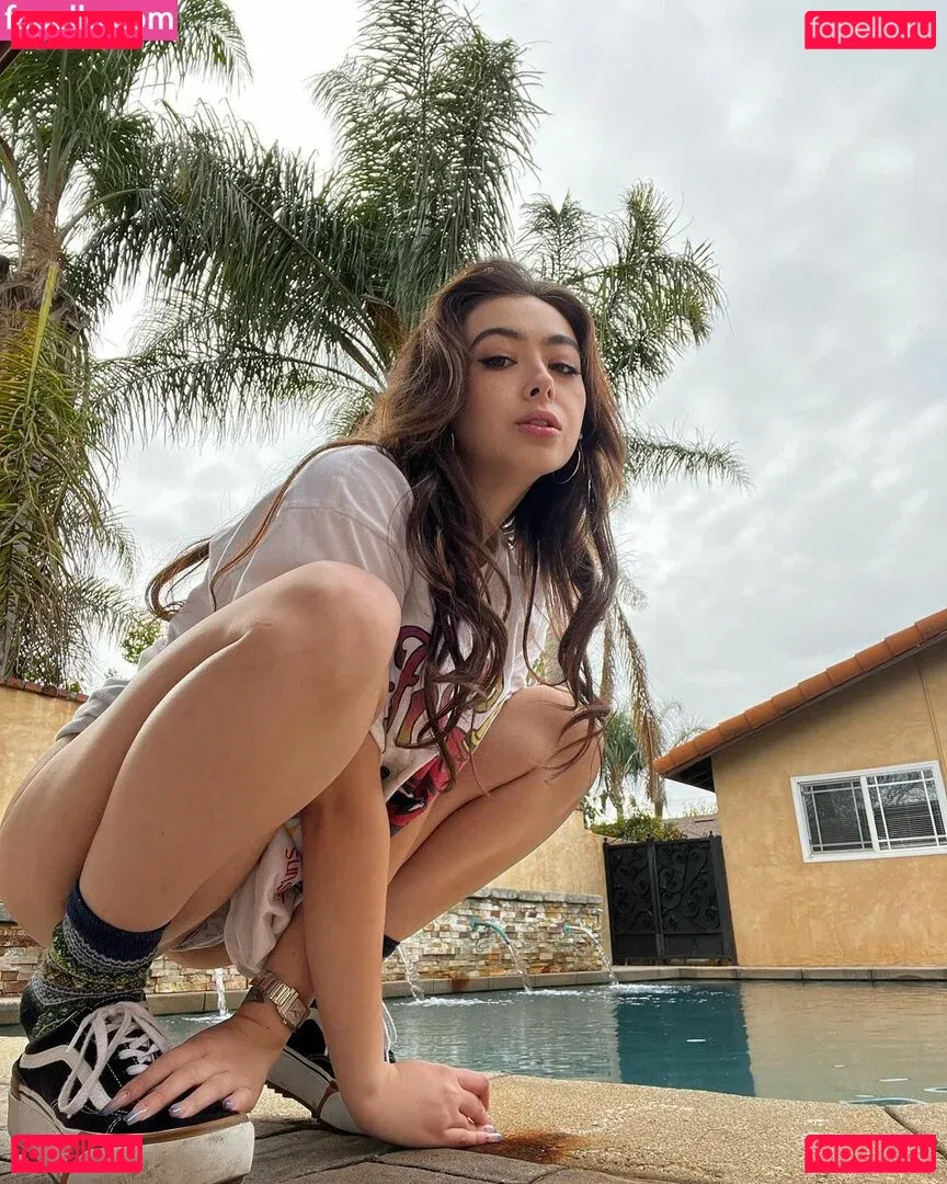 Chloe Surreal Onlyfans Photo Gallery 