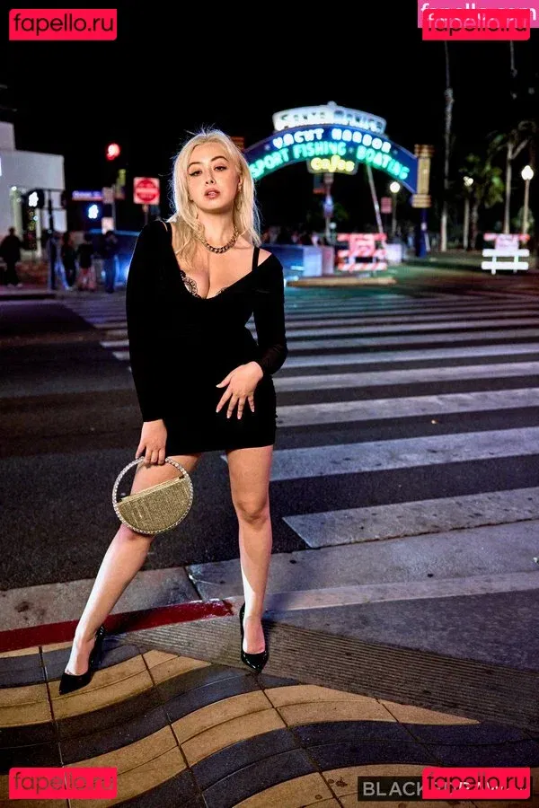 Chloe Surreal Onlyfans Photo Gallery 