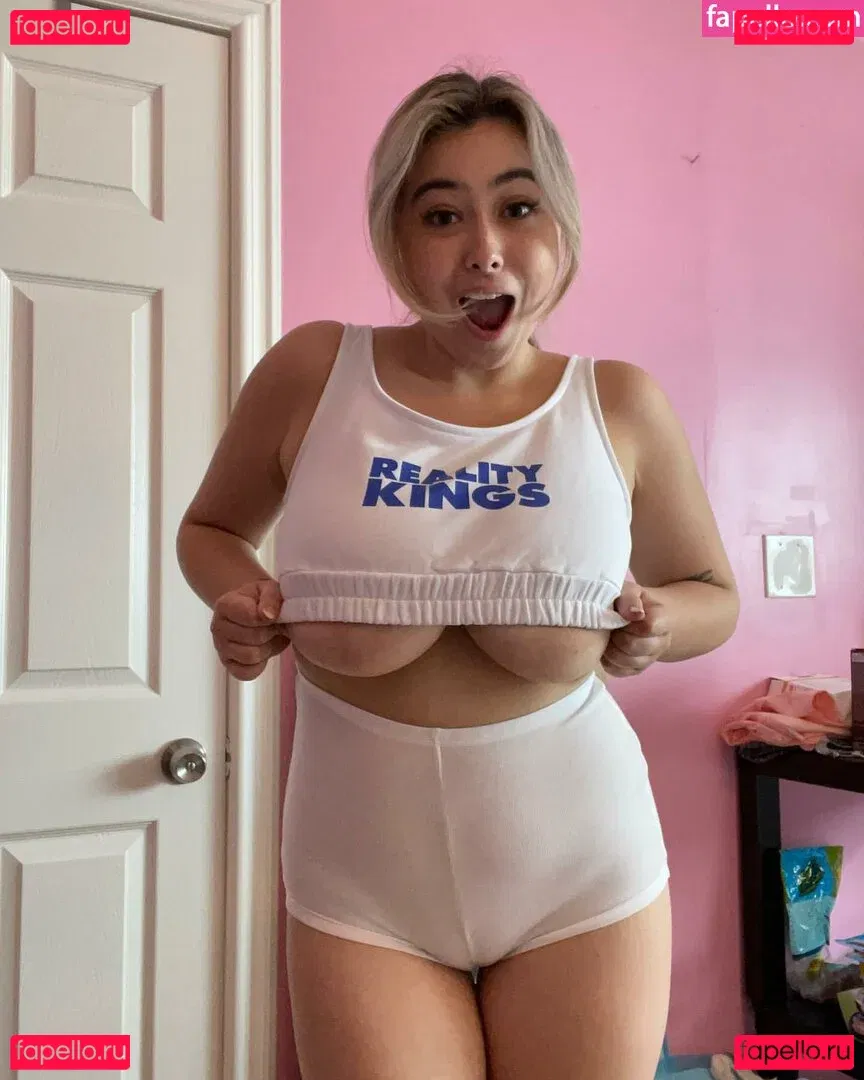 Chloe Surreal Onlyfans Photo Gallery 