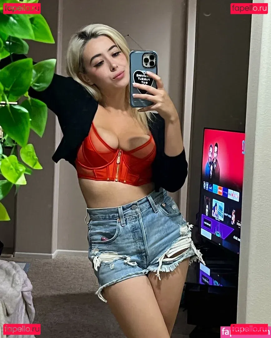 Chloe Surreal Onlyfans Photo Gallery 