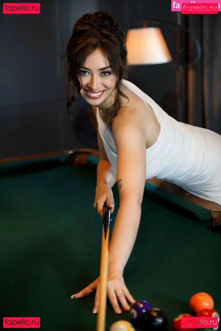 Chloe Surreal Onlyfans Photo Gallery 