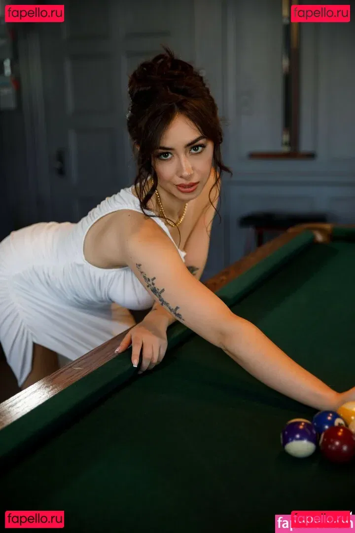 Chloe Surreal Onlyfans Photo Gallery 