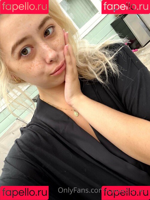 Chloe Surreal Onlyfans Photo Gallery 