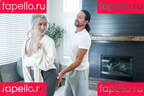 Chloe Surreal Onlyfans Photo Gallery 