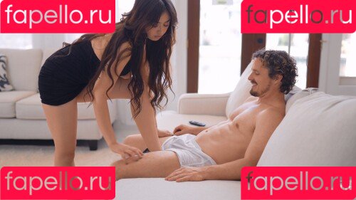 Chloe Surreal Onlyfans Photo Gallery 