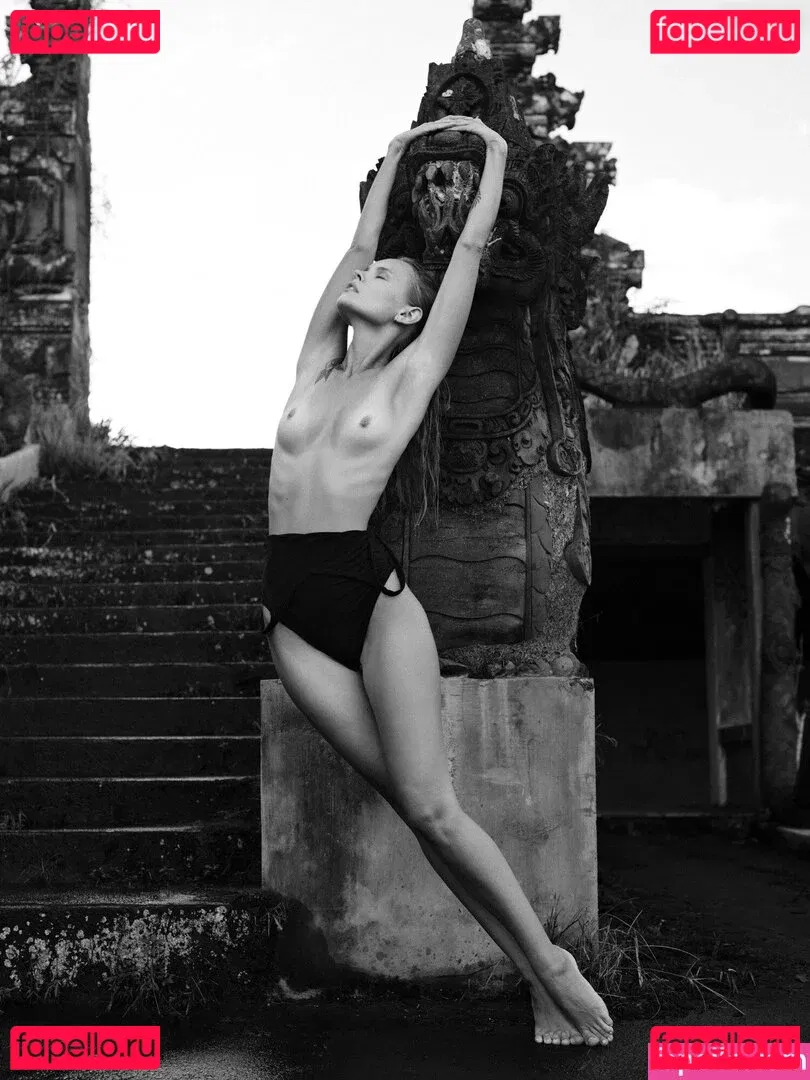 Anastasiya Scheglova Onlyfans Photo Gallery 