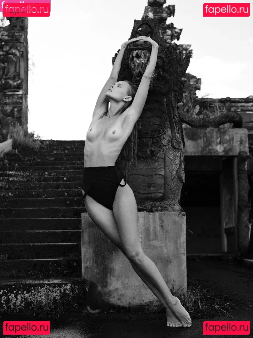 Anastasiya Scheglova Onlyfans Photo Gallery 