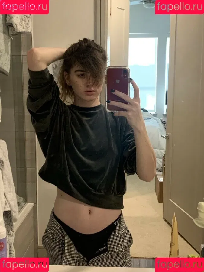 Newdle Head Bella Onlyfans Photo Gallery 