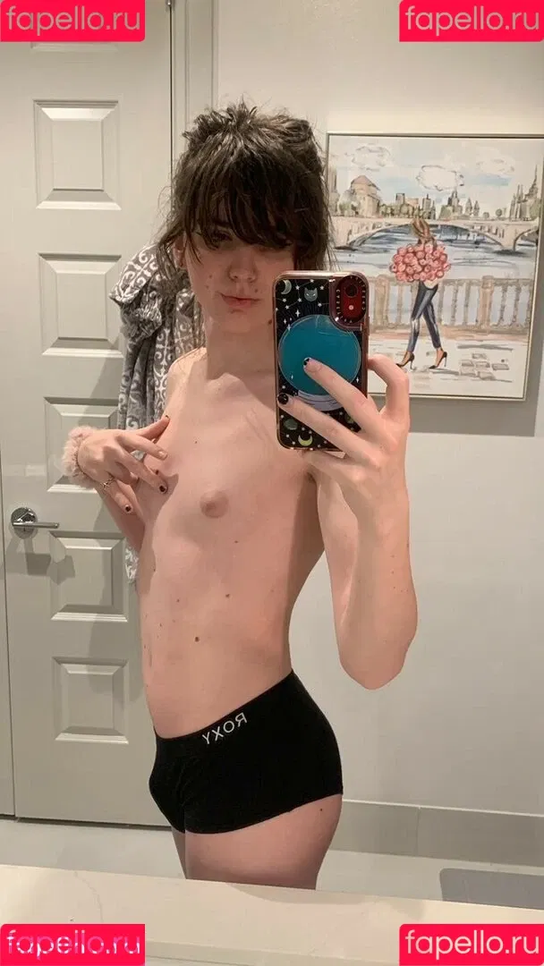 Newdle Head Bella Onlyfans Photo Gallery 