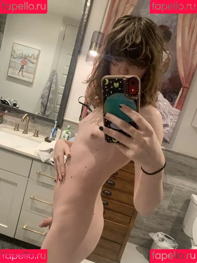 Newdle Head Bella Onlyfans Photo Gallery 