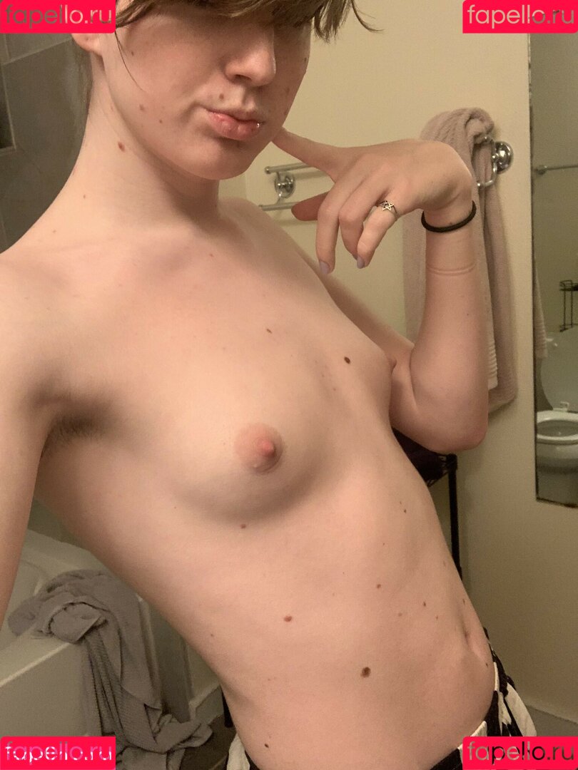 Newdle Head Bella Onlyfans Photo Gallery 