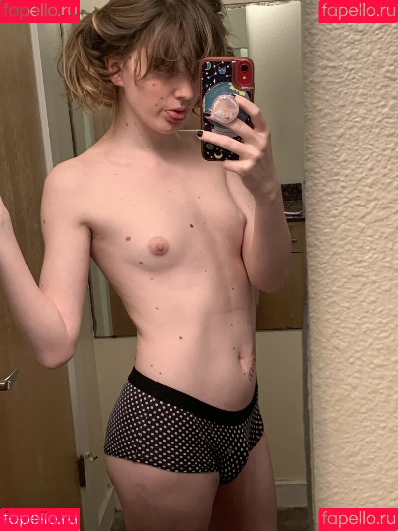 Newdle Head Bella Onlyfans Photo Gallery 