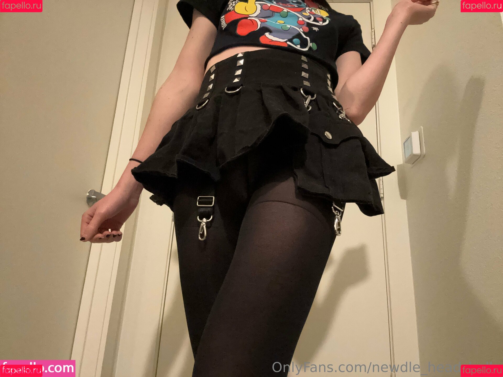 Newdle Head Bella Onlyfans Photo Gallery 