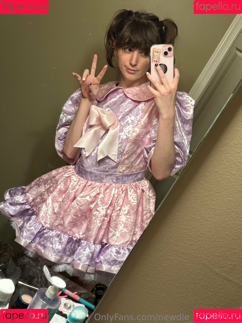 Newdle Head Bella Onlyfans Photo Gallery 