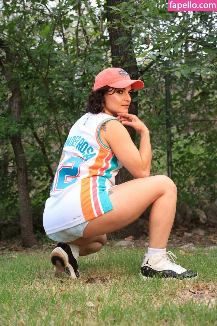 Thunder Rosa Onlyfans Photo Gallery 