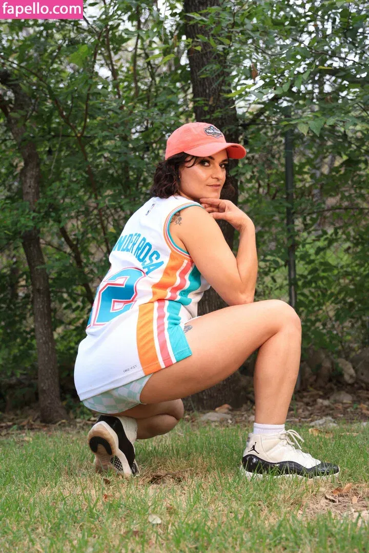 Thunder Rosa Onlyfans Photo Gallery 