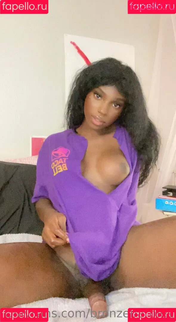bronzebarbiee Onlyfans Photo Gallery 