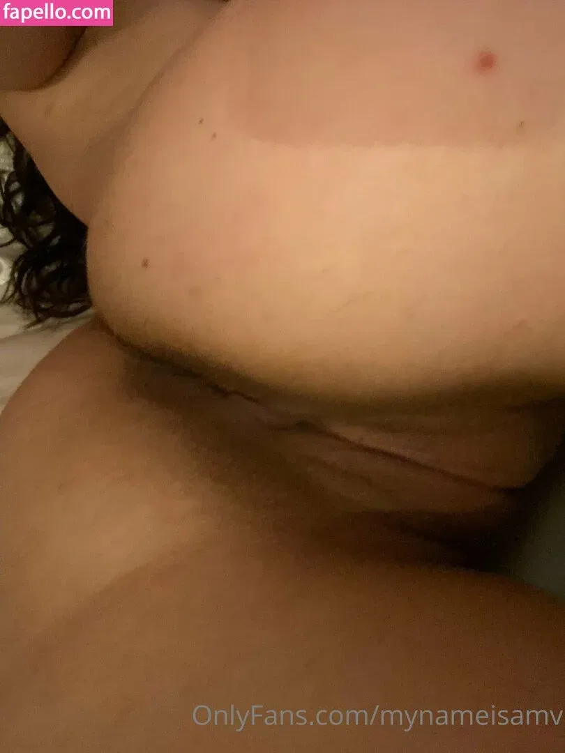 Akiira Sutton-Large Onlyfans Photo Gallery 