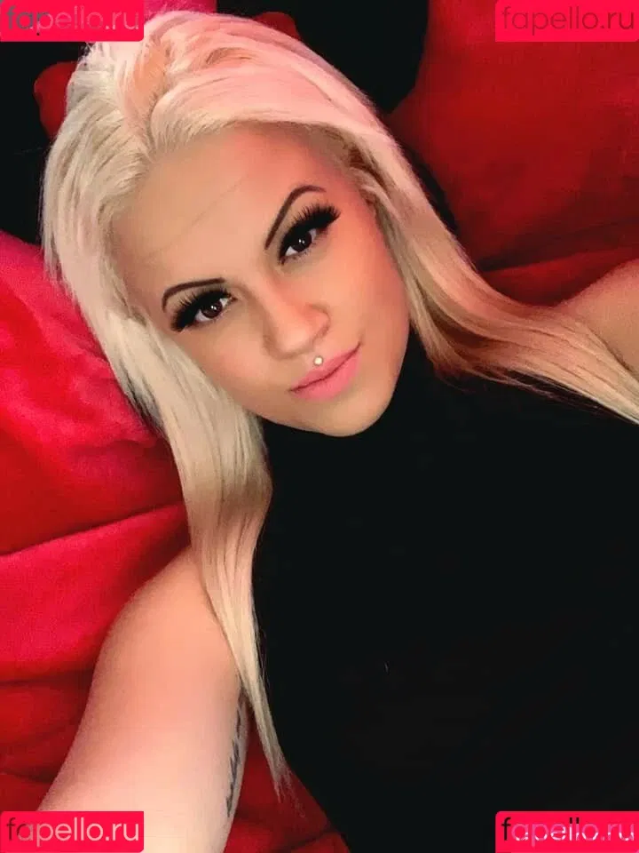 rozsacinti Onlyfans Photo Gallery 
