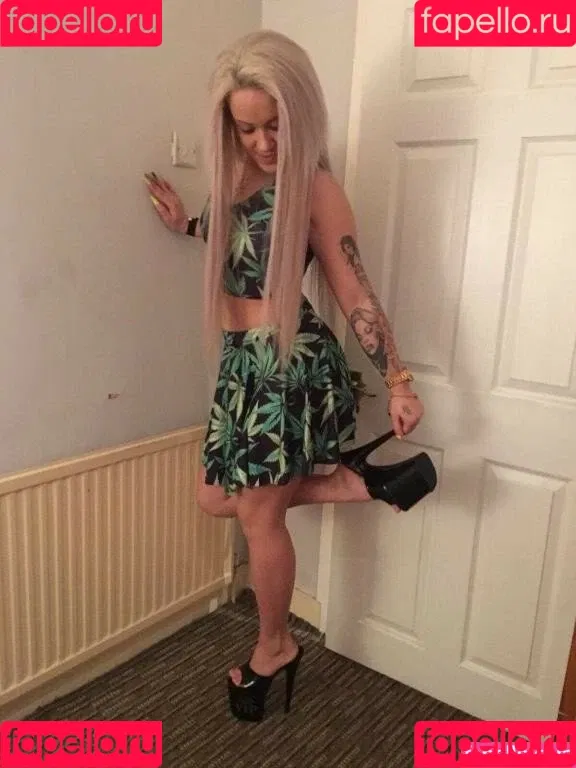 rozsacinti Onlyfans Photo Gallery 