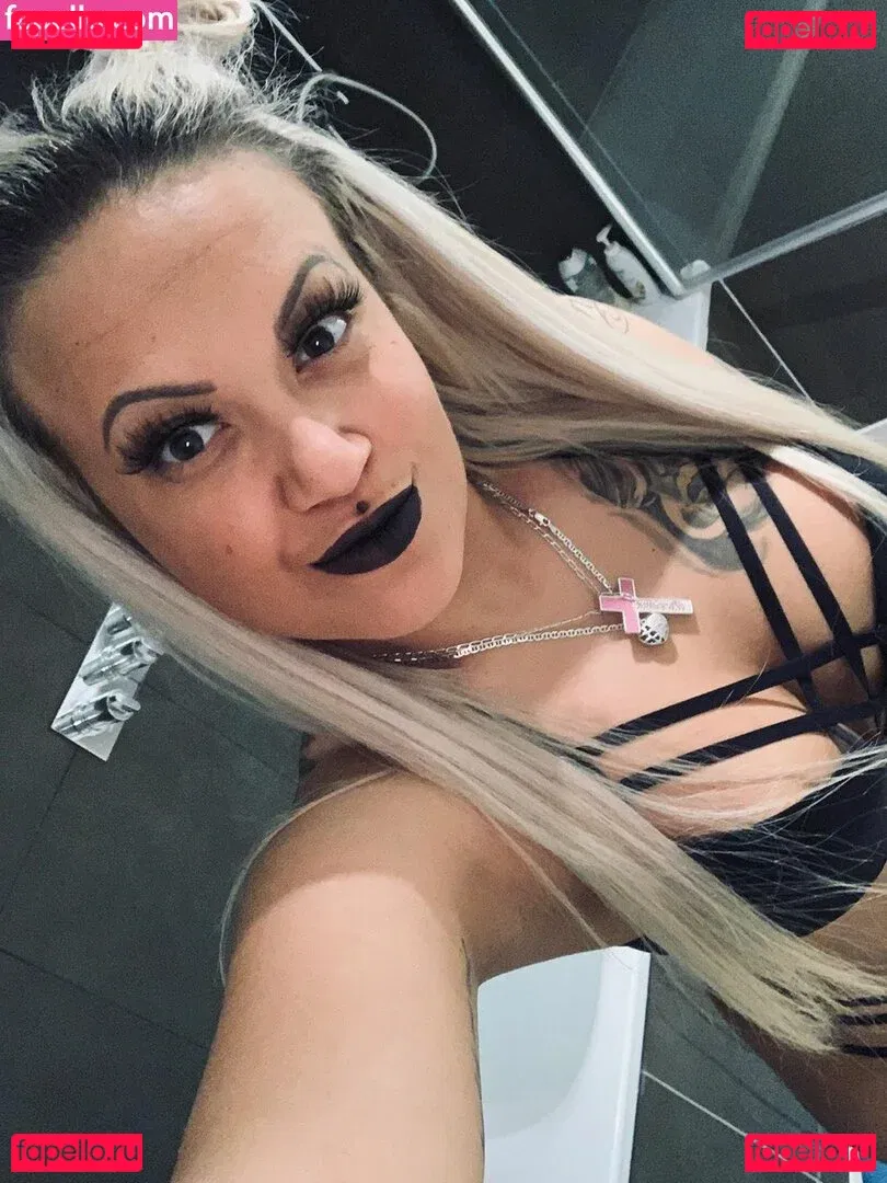 rozsacinti Onlyfans Photo Gallery 