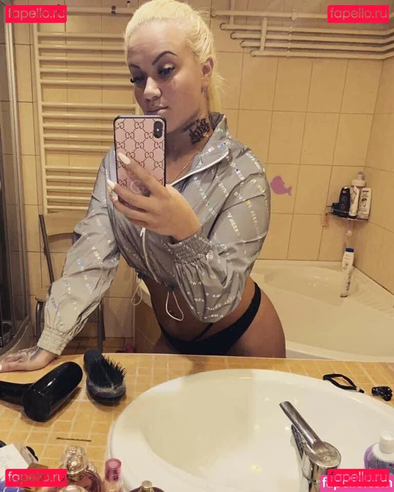 rozsacinti Onlyfans Photo Gallery 