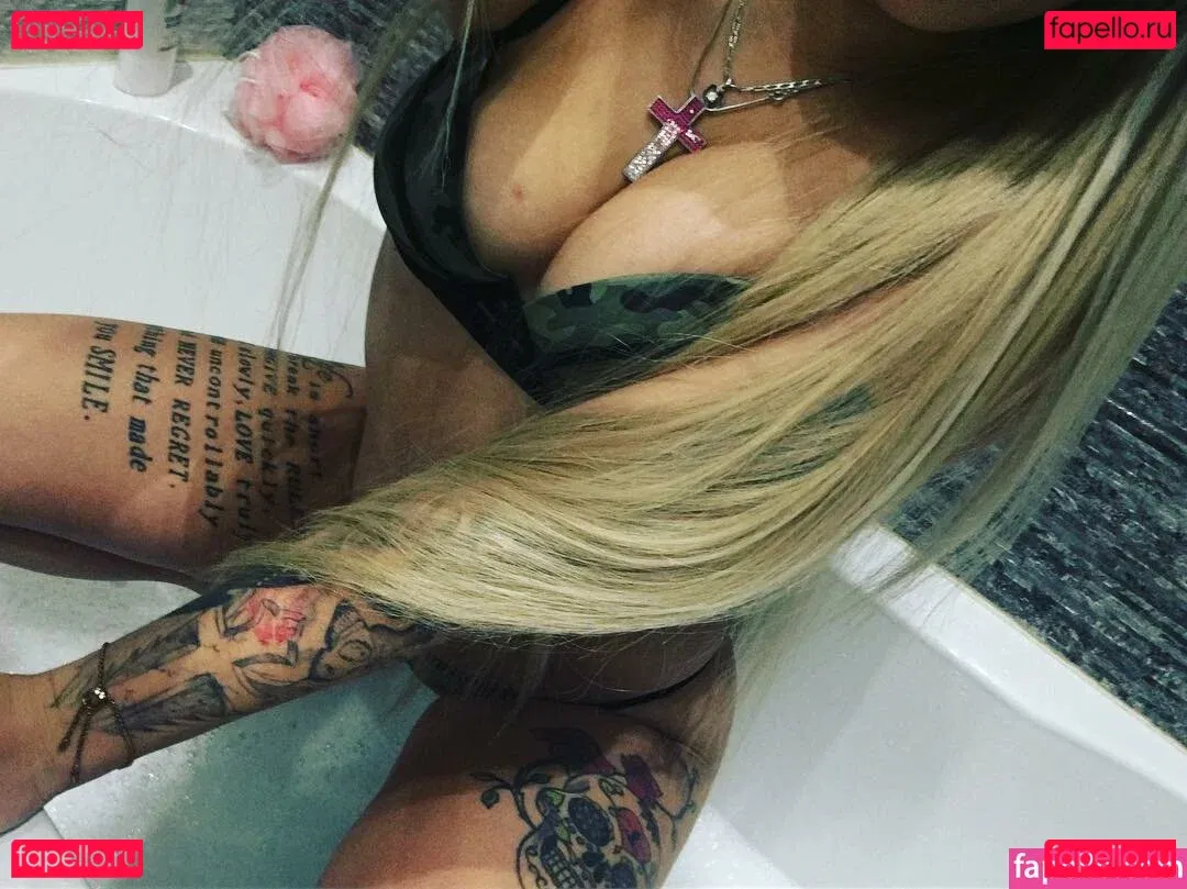 rozsacinti Onlyfans Photo Gallery 