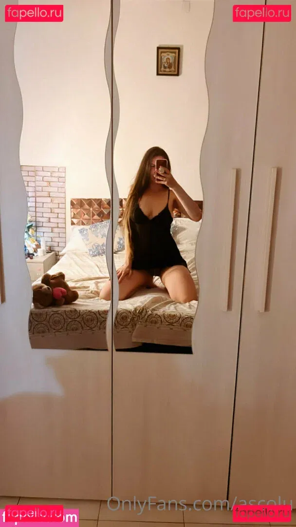 Ascolu.NFT Onlyfans Photo Gallery 