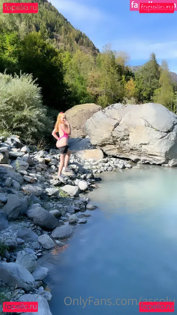 Ascolu.NFT Onlyfans Photo Gallery 