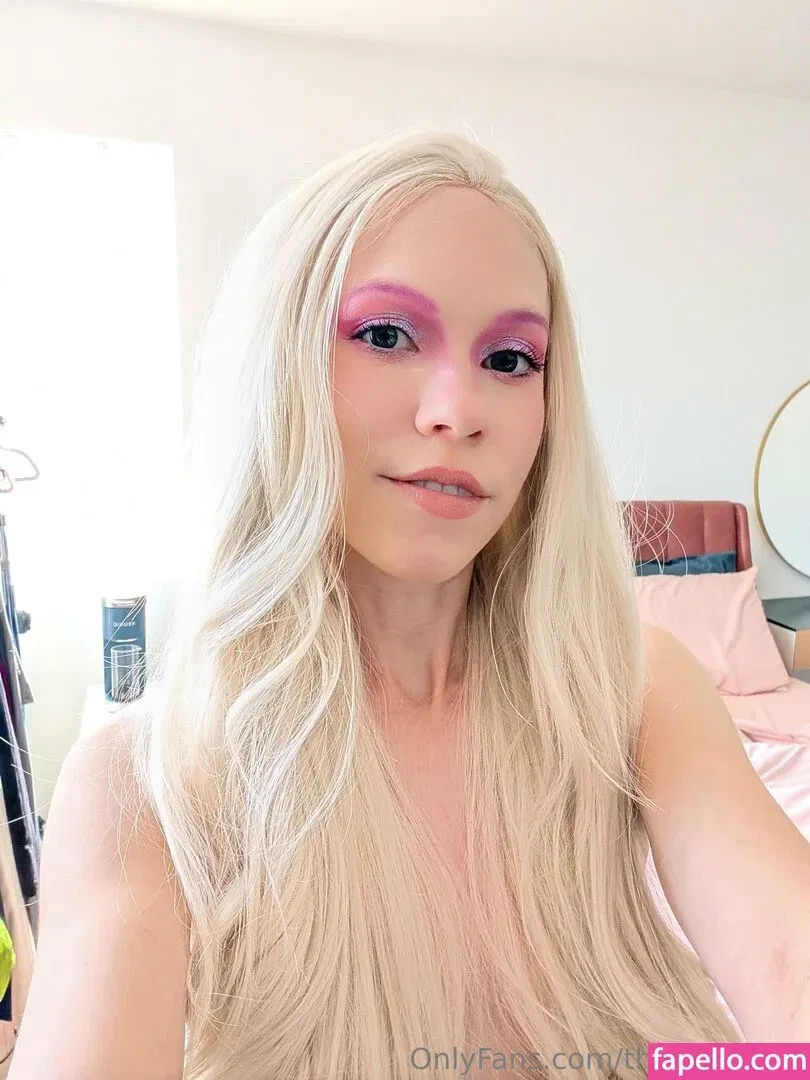 Dolly Little Onlyfans Photo Gallery 