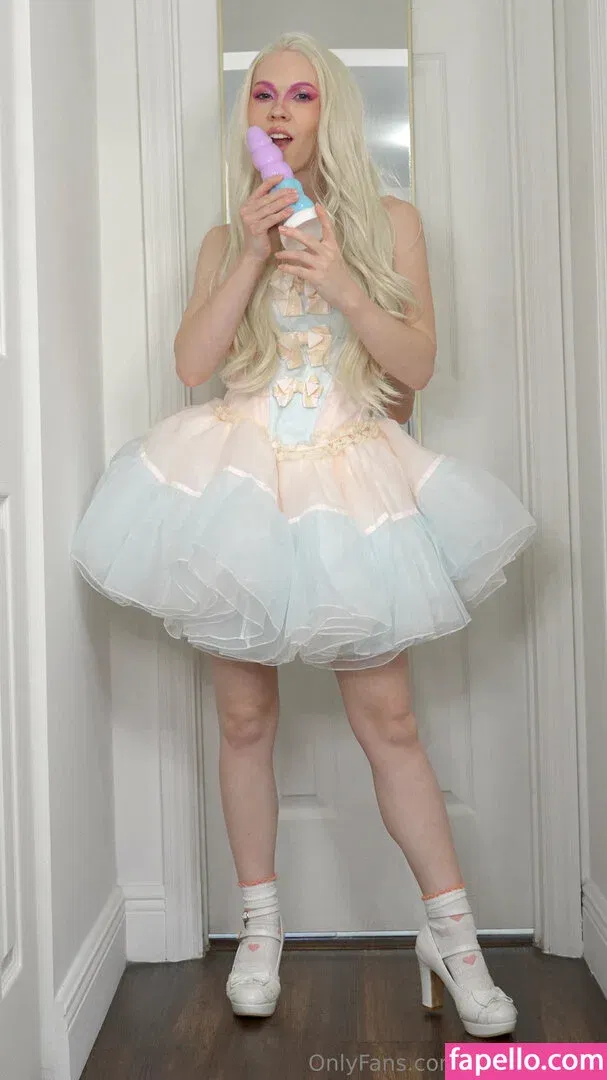 Dolly Little Onlyfans Photo Gallery 